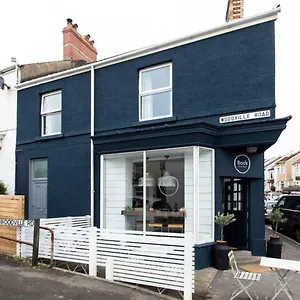 Beautiful Two Bed Flat - With Parking Space , The Mumbles United Kingdom